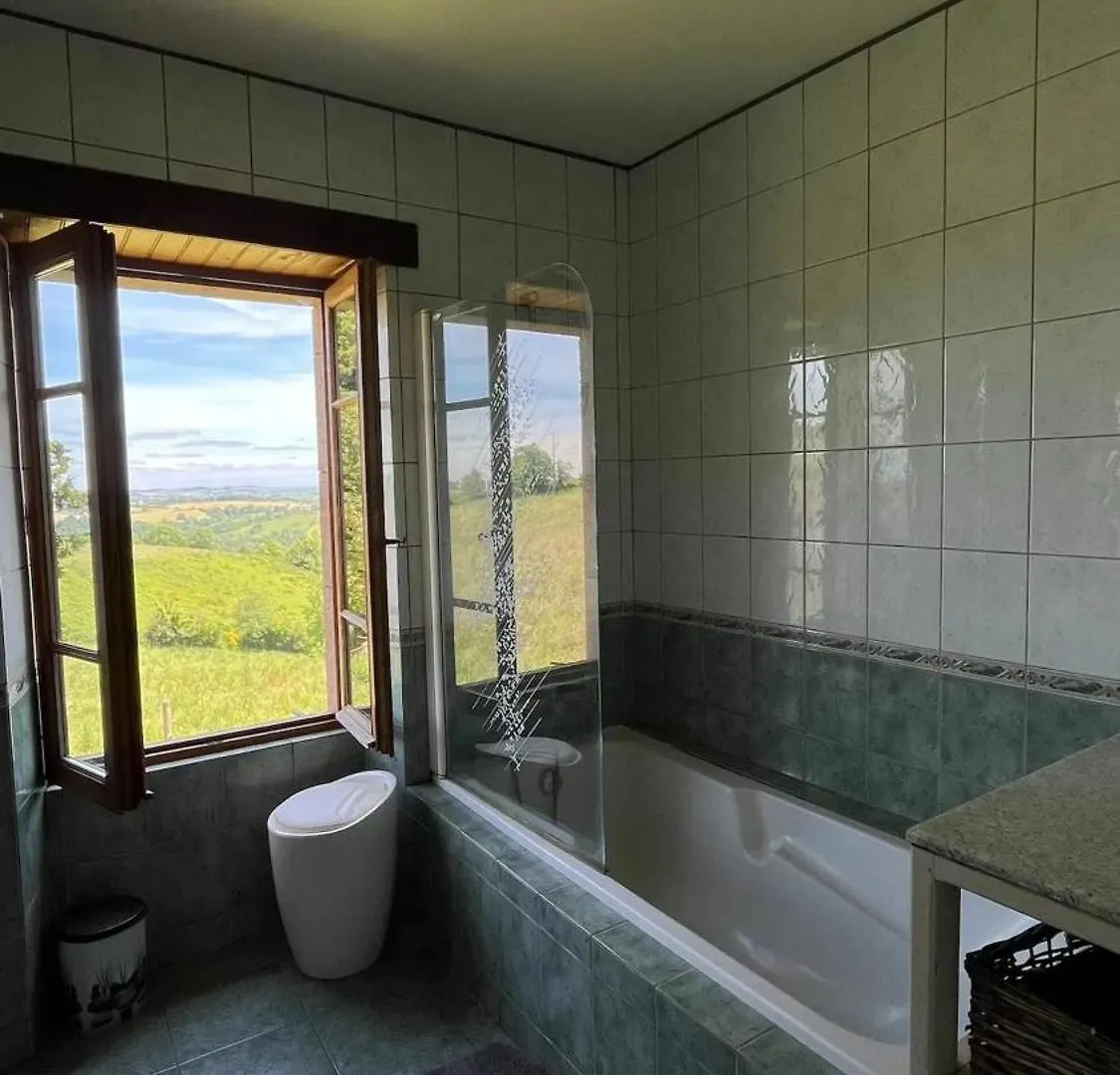 Villa Spacieuse Avec Piscine A Bas-Segala La Bastide-l'Eveque